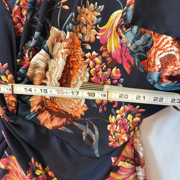 UMGEE Women Medium Navy Floral Twist Front Kimono Sleeve Top Oversized Bloomcore - Picture 7 of 8